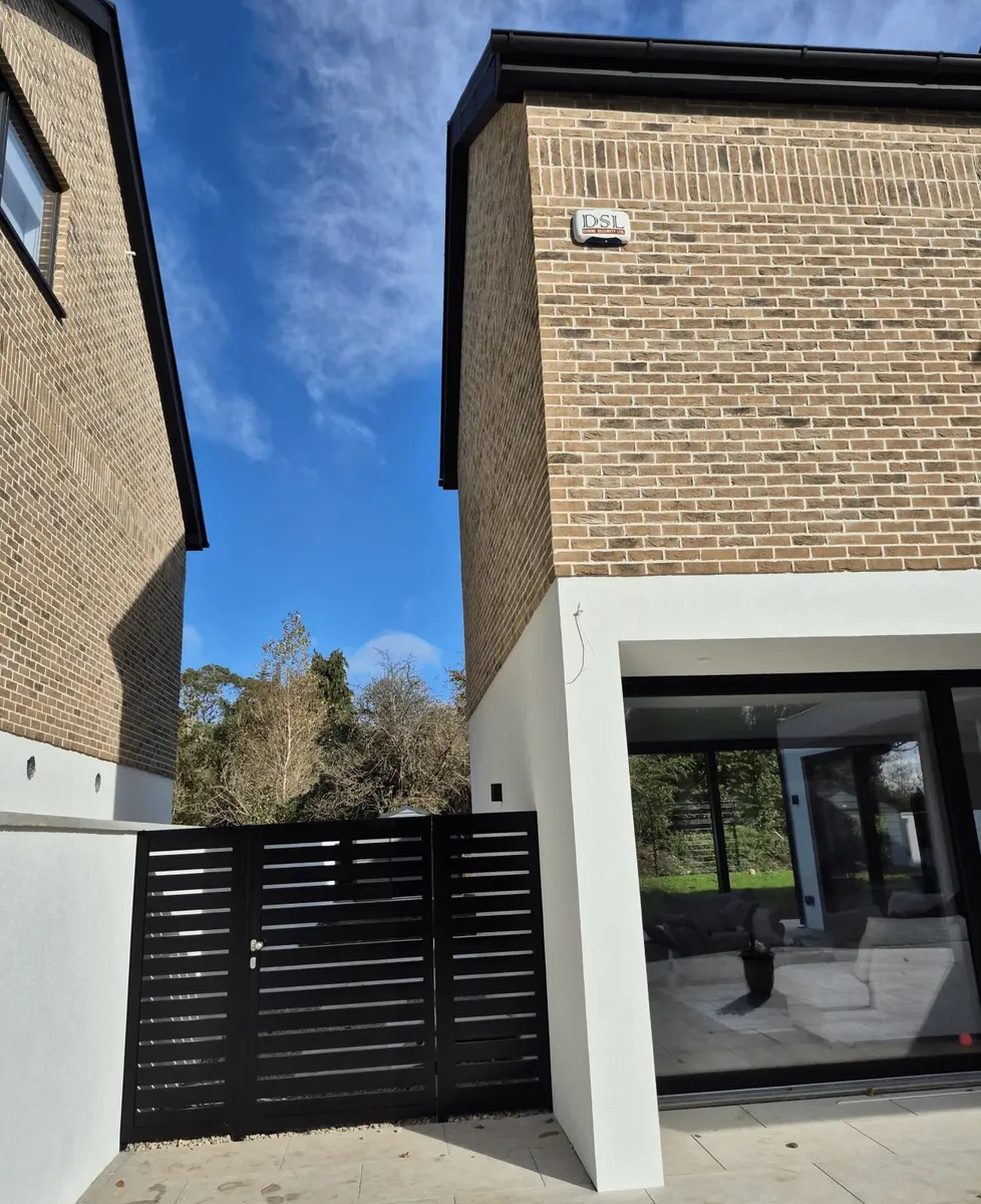 gates & fences  made of aluminum - Image 1