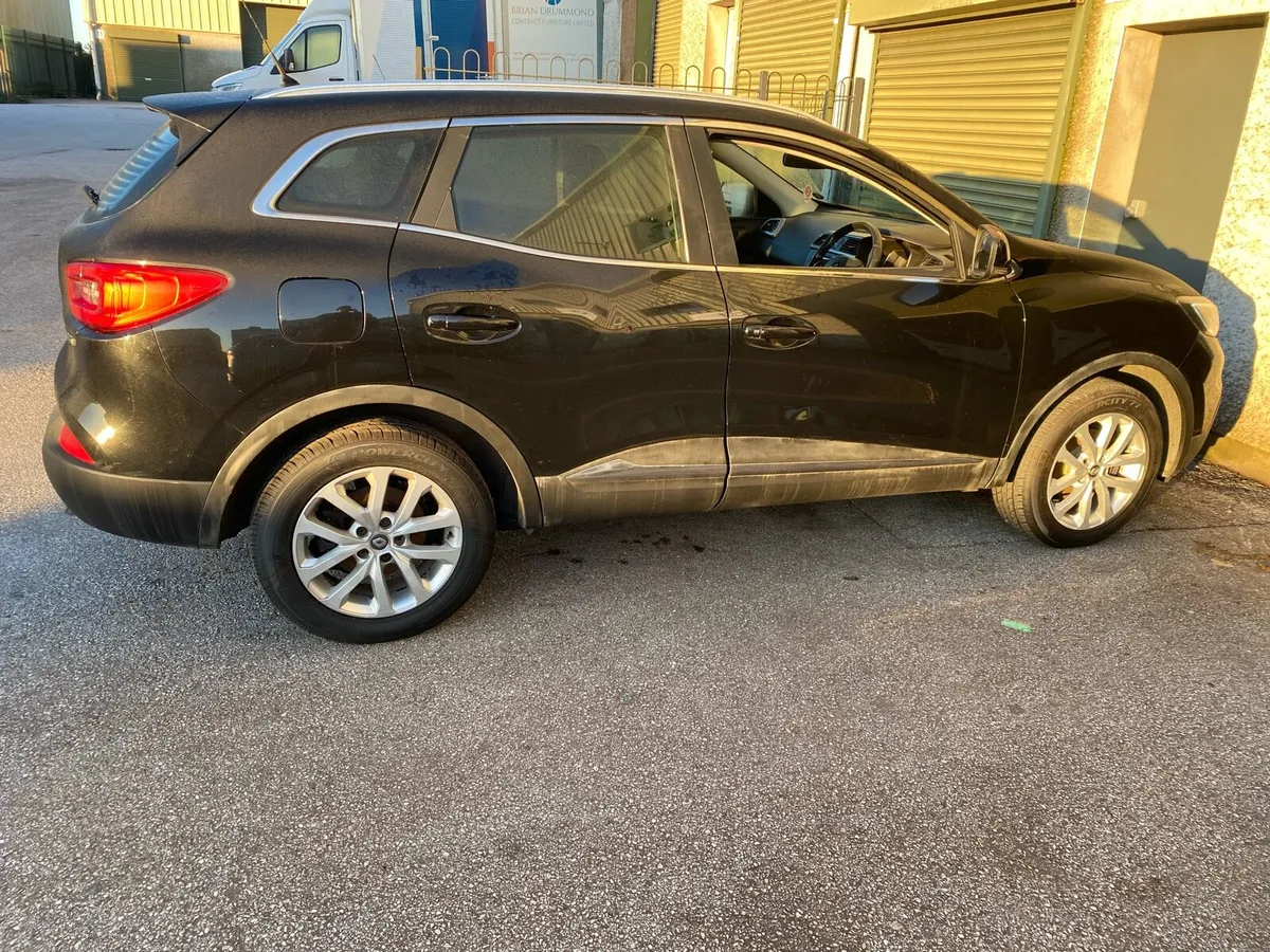 Renault Kadjar breaking for Parts - Image 3