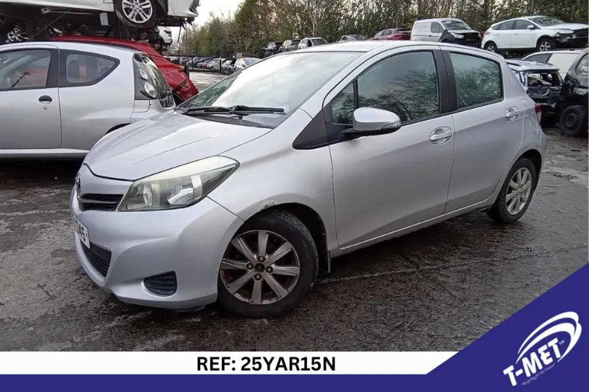 2011 TOYOTA YARIS BREAKING FOR PARTS - Image 3