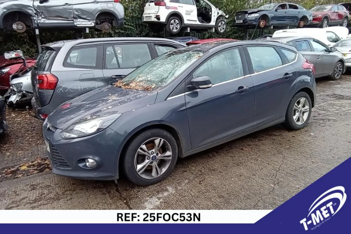2013 FORD FOCUS BREAKING FOR PARTS - Image 3
