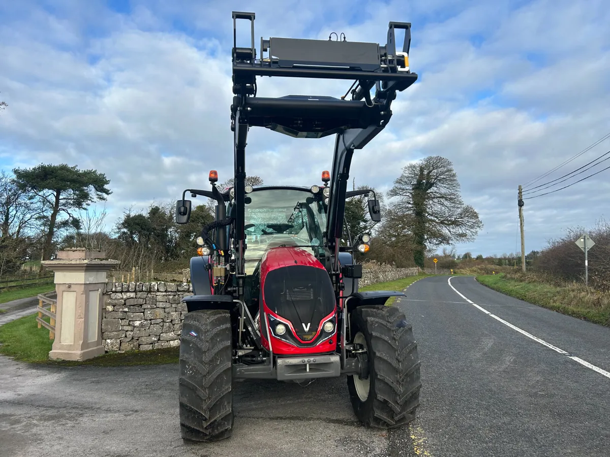 Valtra A95 G3s Loader - Image 4