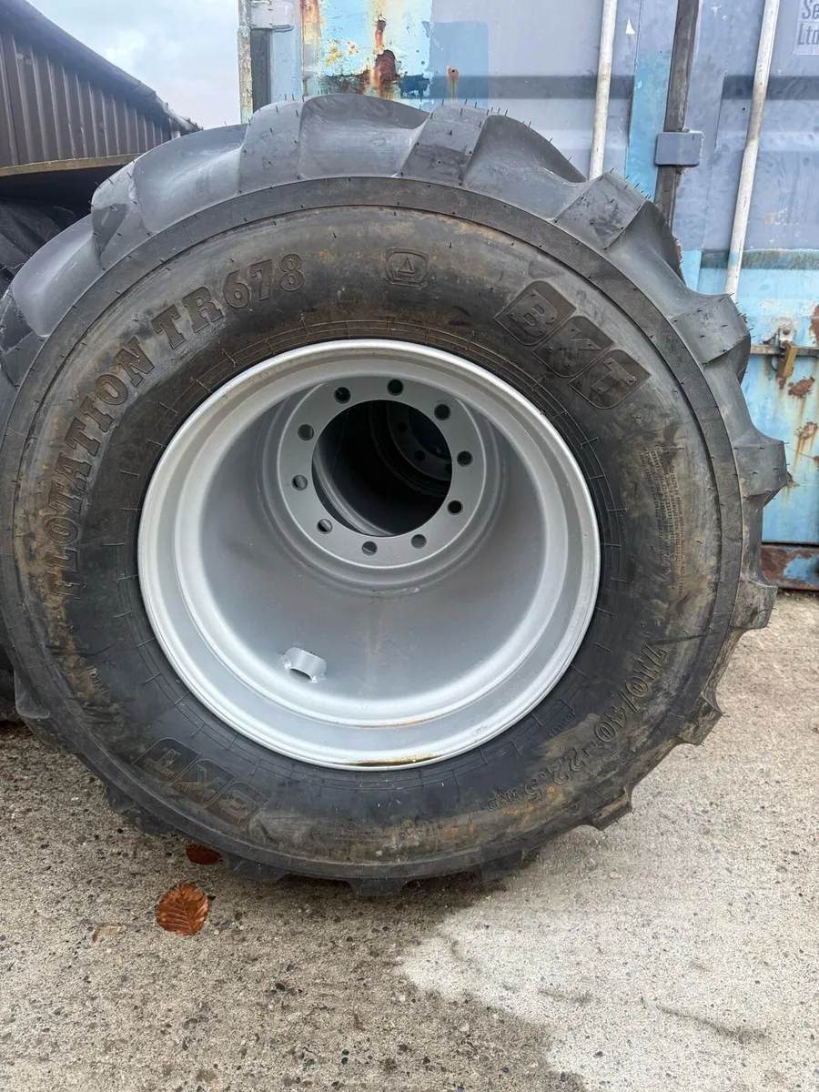 4 NEW BKT FLOTATION TR678 10 STUD - Image 4