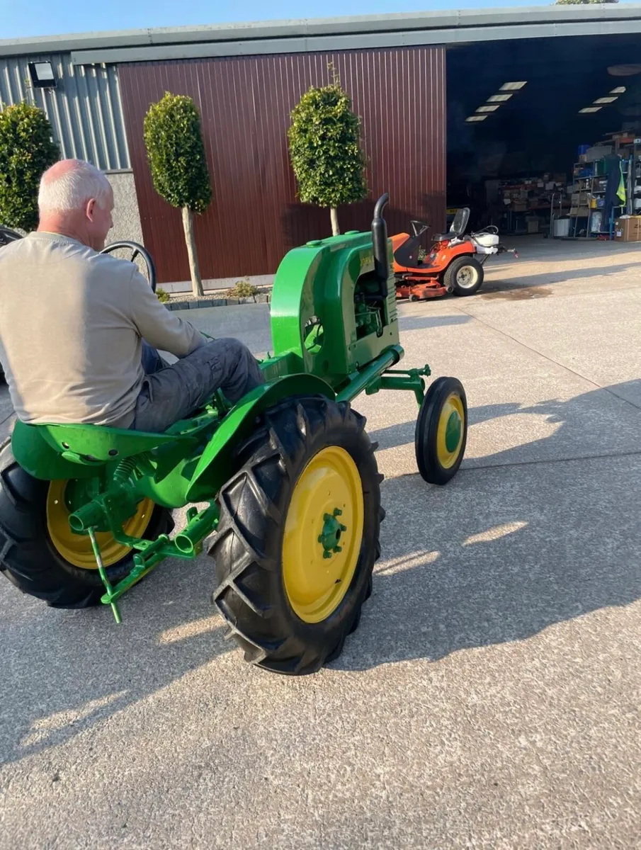 Vintage John Deer Tractor - Image 1