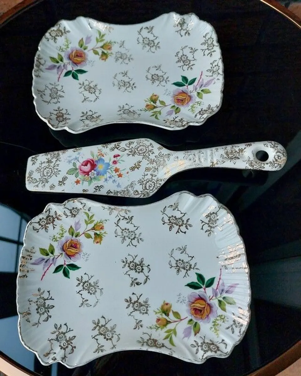 Staffordshire Cake Plate/Cake Slice Server/Sandwich Trays - Image 3