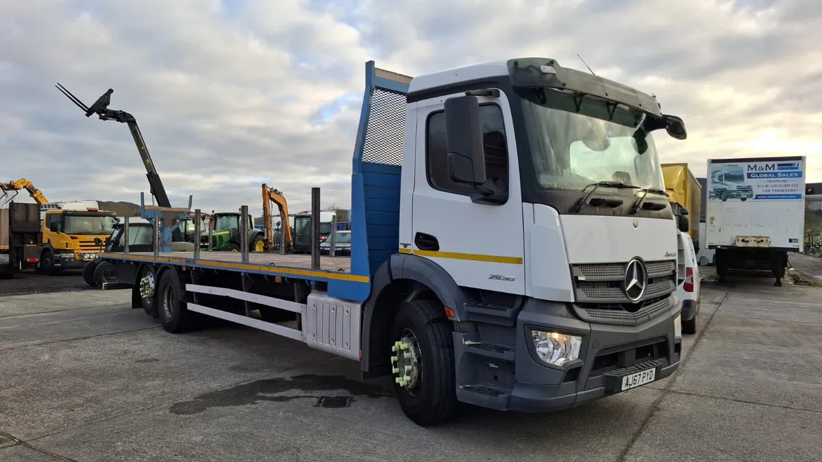2017 Mercedes 25-36 6x2 - Image 1