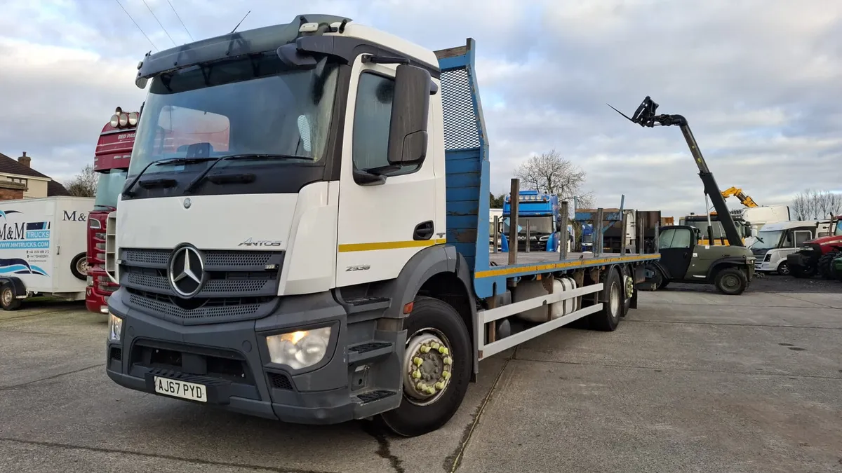 2017 Mercedes 25-36 6x2 - Image 2