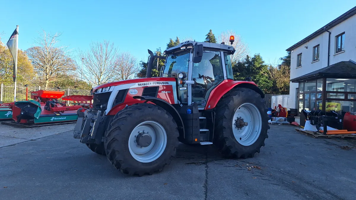 Ex Demo Massey Ferguson 7S.210 - Image 1