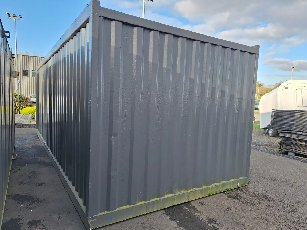 Approx: 22 x 10 Toilet Block Container For Auction - Image 3