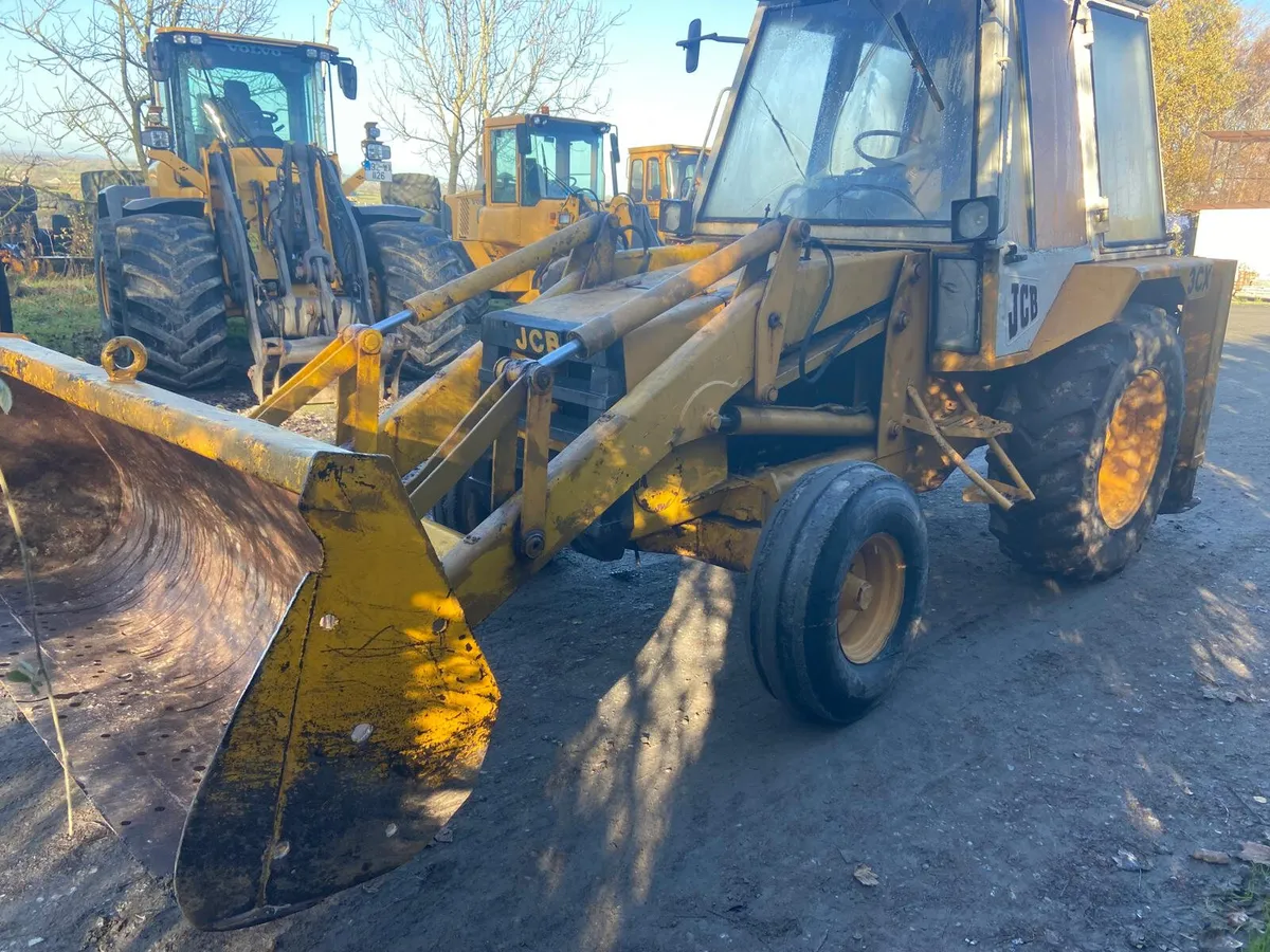 JCB 3CX Digger Loader - Image 2