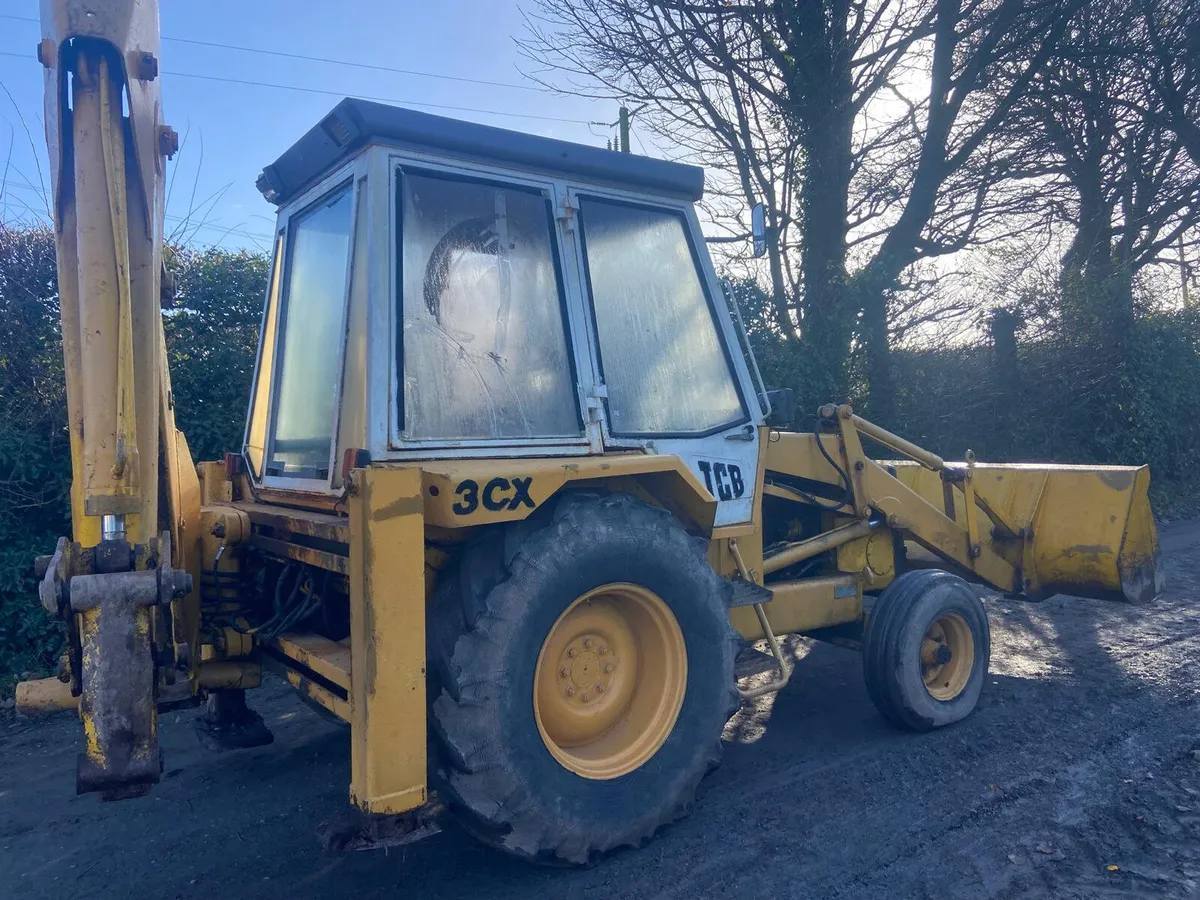 JCB 3CX Digger Loader - Image 3