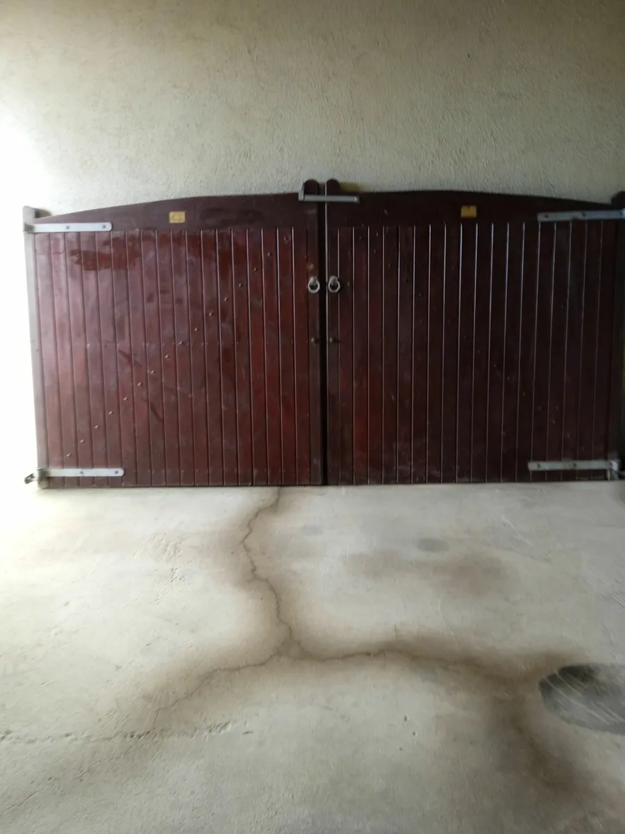 Timber gates - Image 2