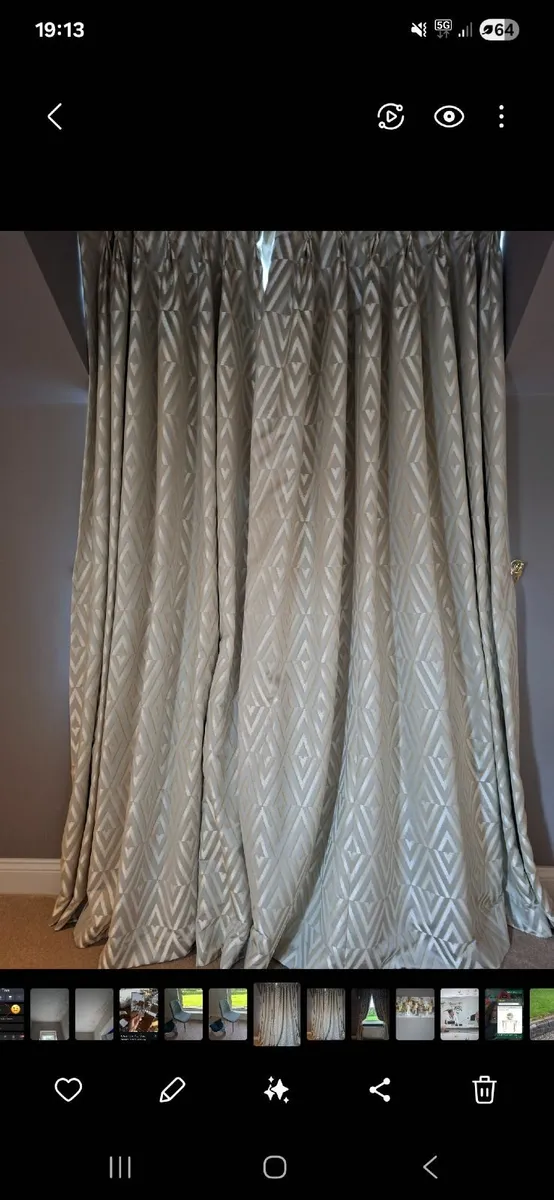 Curtains - Image 2