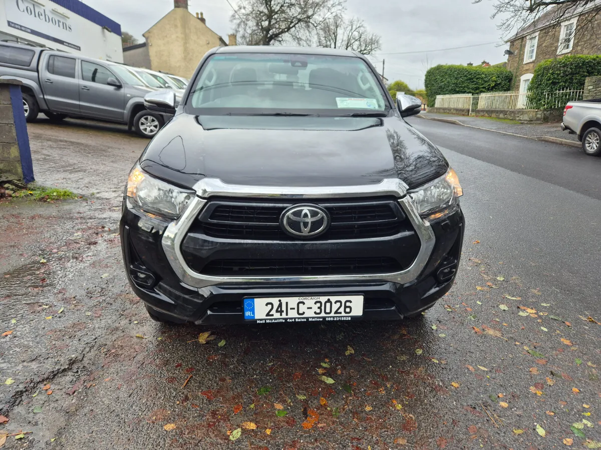 Toyota Hilux 2024 - Image 1