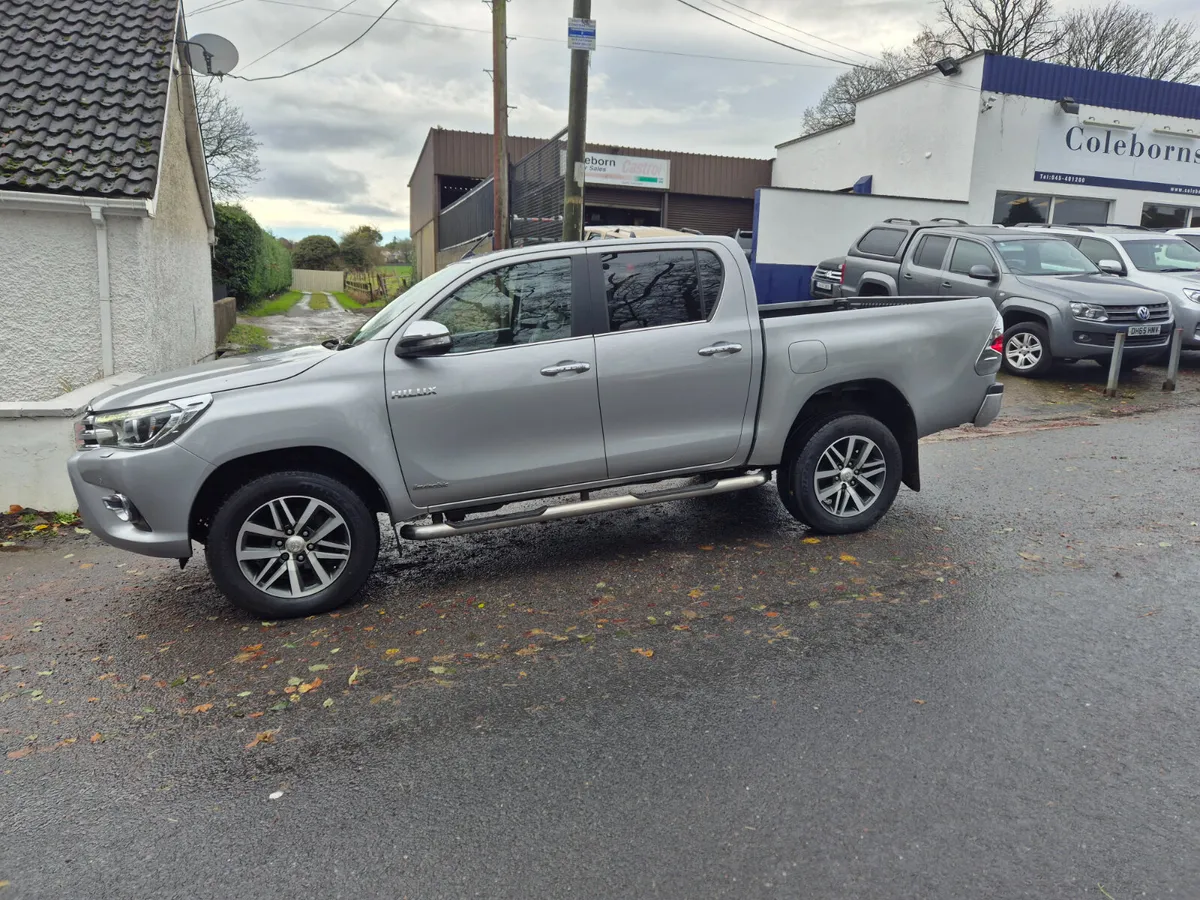 Toyota Hilux 2017 - Image 2