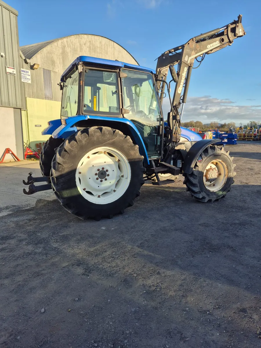 New Holland TL100 Tractor - Image 4