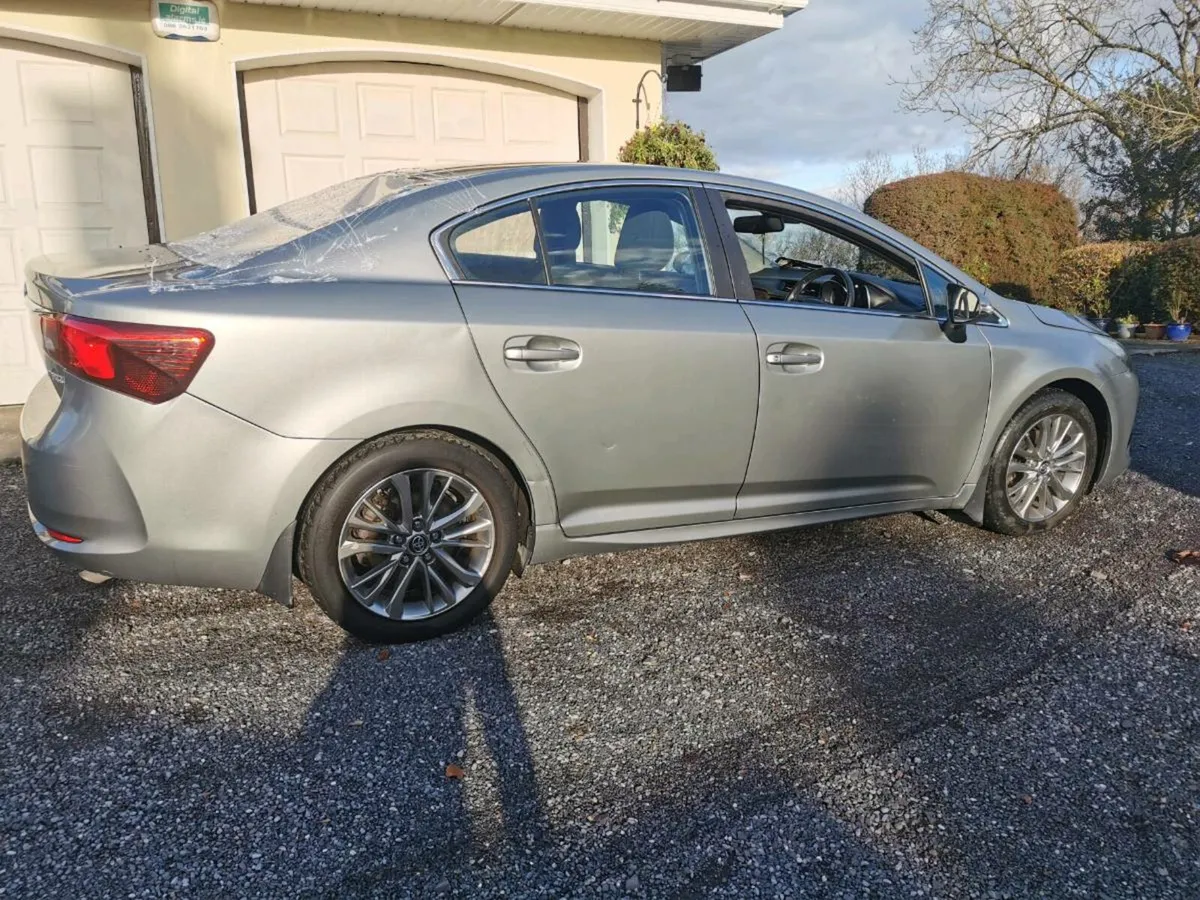 161 Toyota Avensis Diesel - Image 3