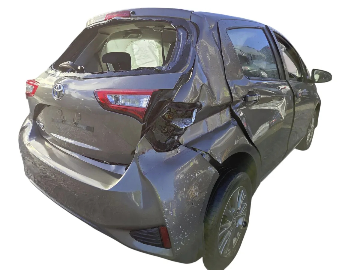 2018 TOYOTA YARIS For Breaking/Dismantling - Image 3