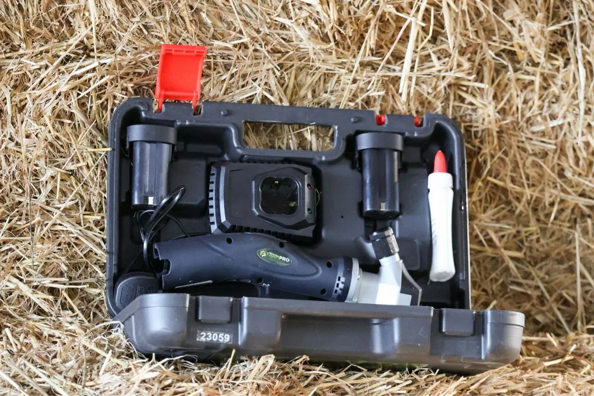 FarmPro Livestock Clippers - Image 2