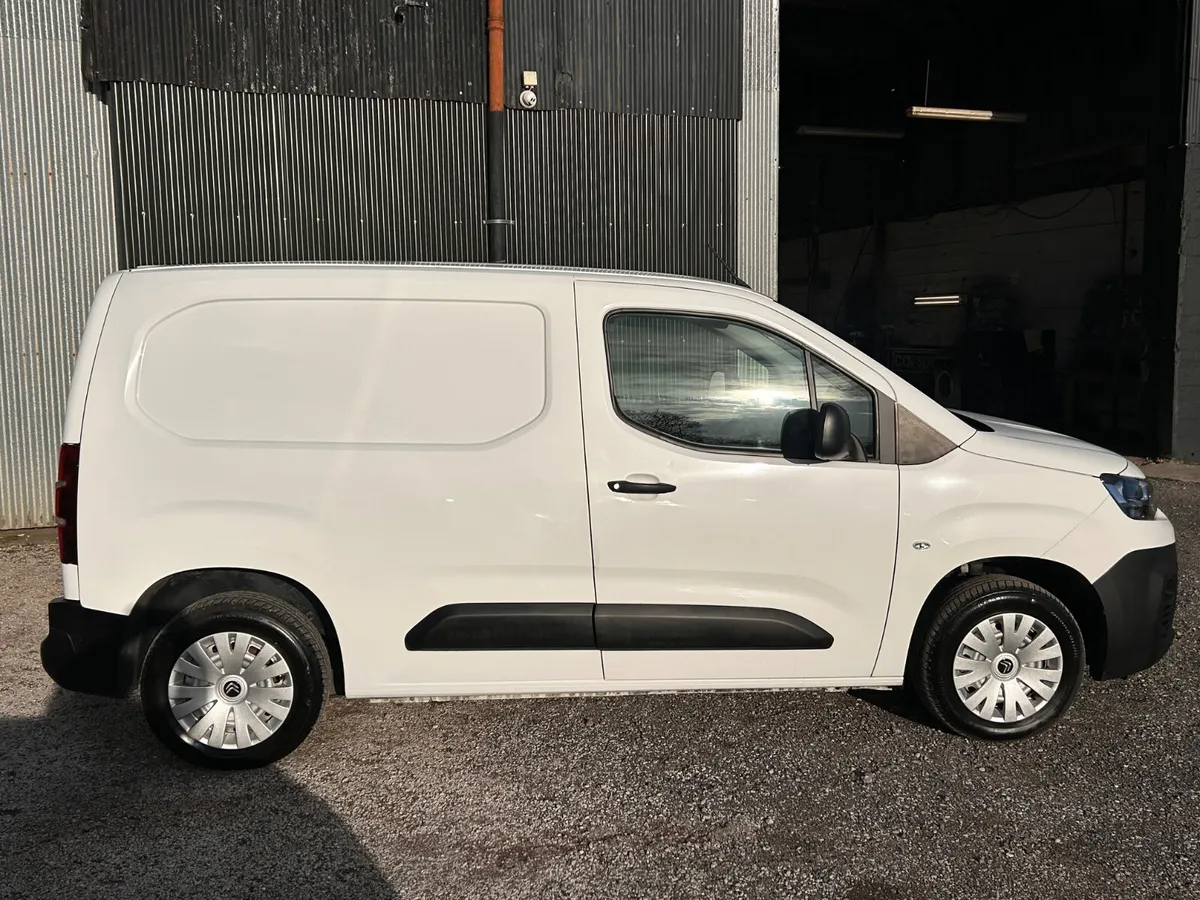 Citroen Berlingo 2021 3 seater - Image 3