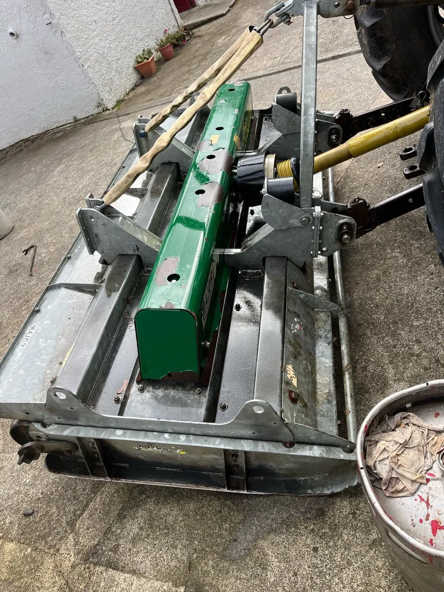 Major cyclone topper - Image 1