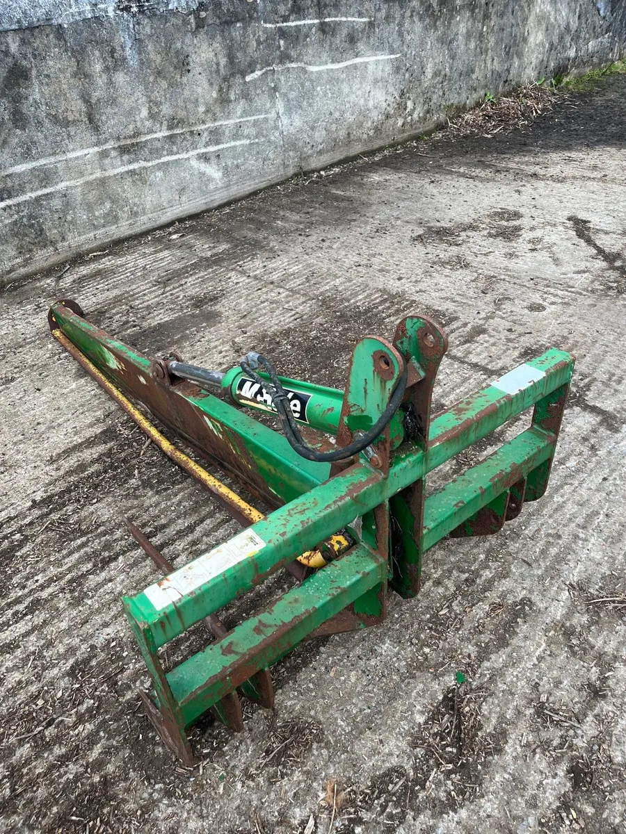 Bale splitter and shear grab - Image 1