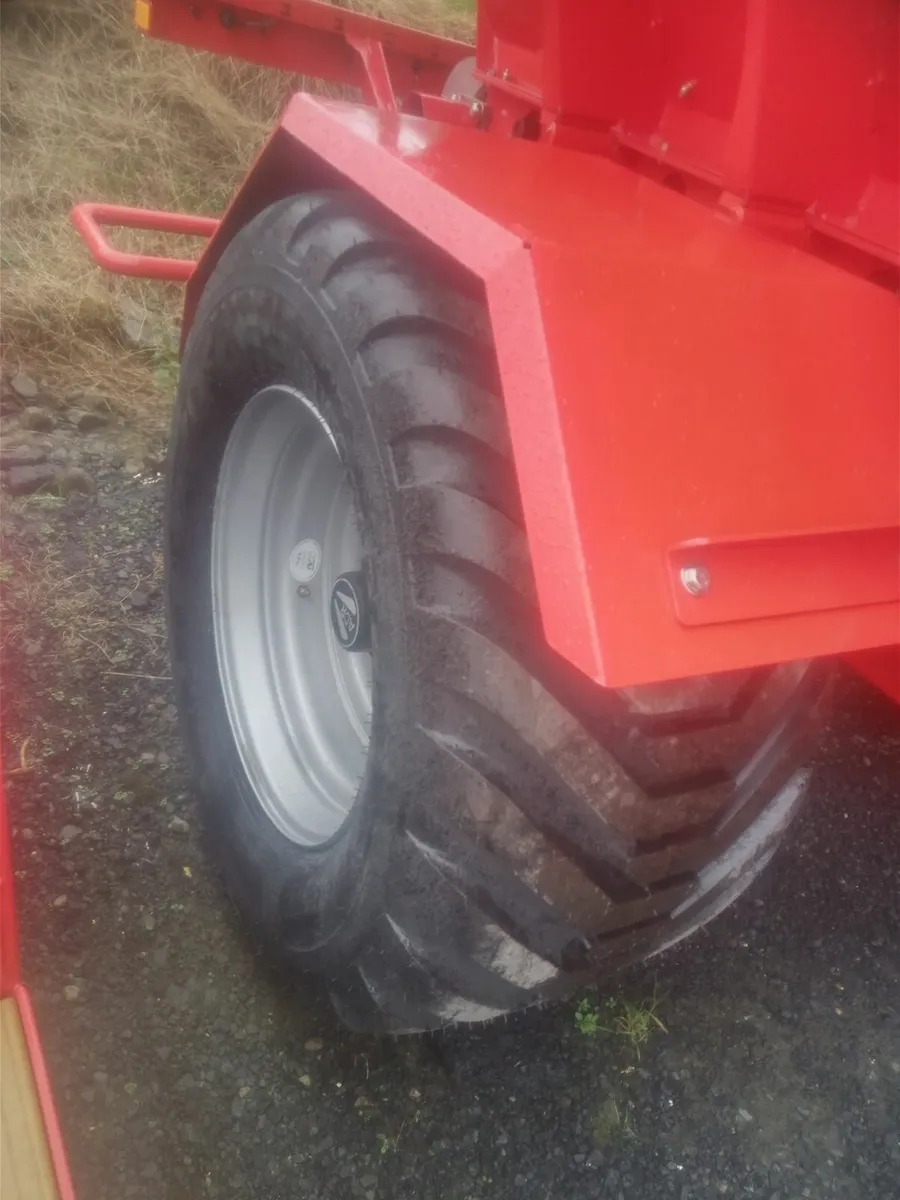 Lime spreader - Image 2