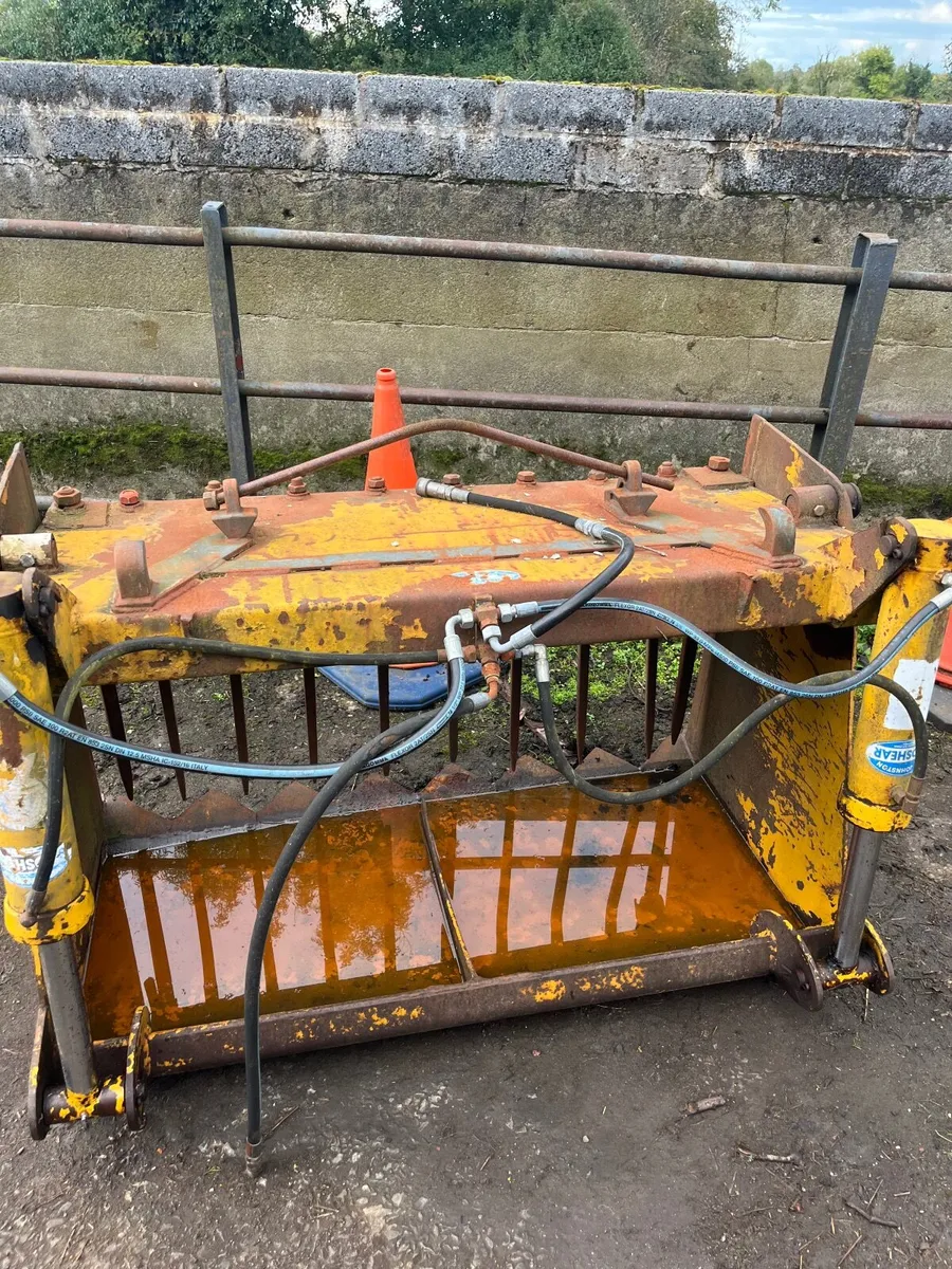 Bale splitter and shear grab - Image 3