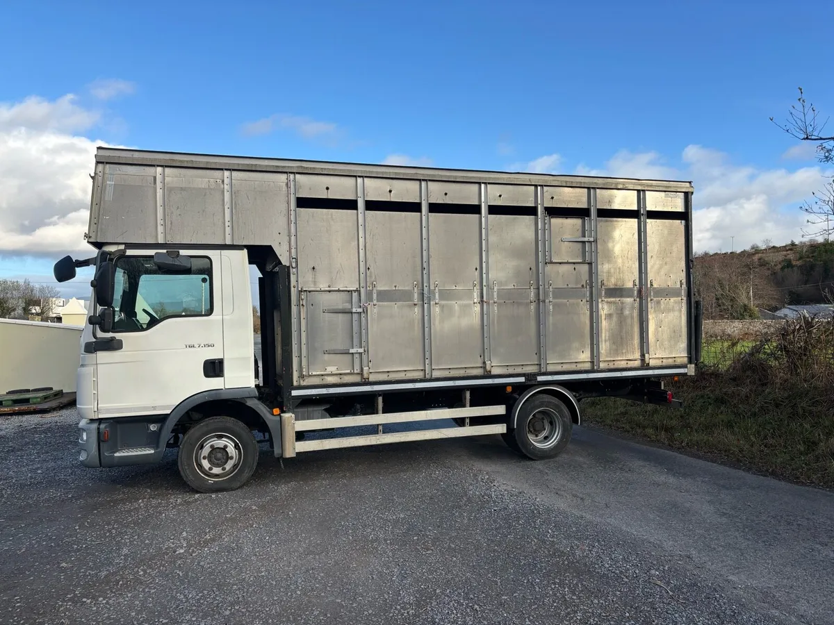 2010 Man TGL 7.150 with demountable body - Image 1