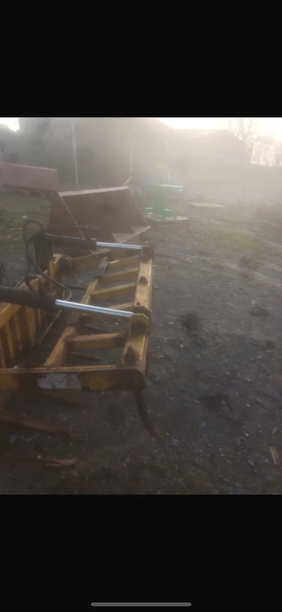 Second hand grab good condition needs tines - Image 1