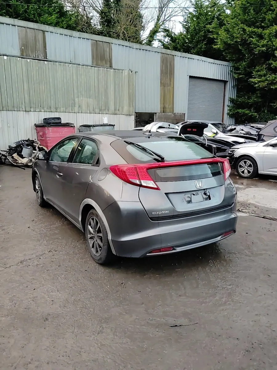 Breaking honda civic 2012 2.2 diesel - Image 2