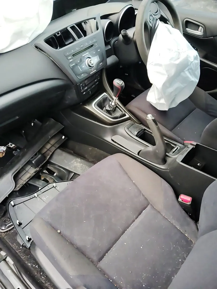Breaking honda civic 2012 2.2 diesel - Image 4