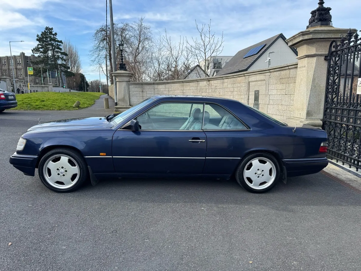 Mercedes E220 W124 - Image 2