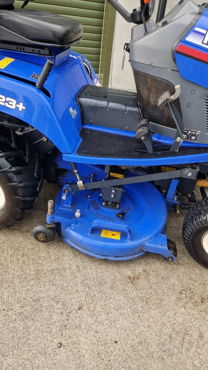 Iseki SXG323+ High Dump – Mint Condition (280 hrs) - Image 3