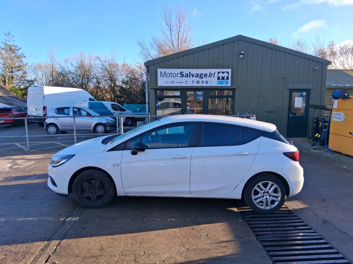 2022 OPEL ASTRA 1.5L Diesel (for parts only) - Image 1