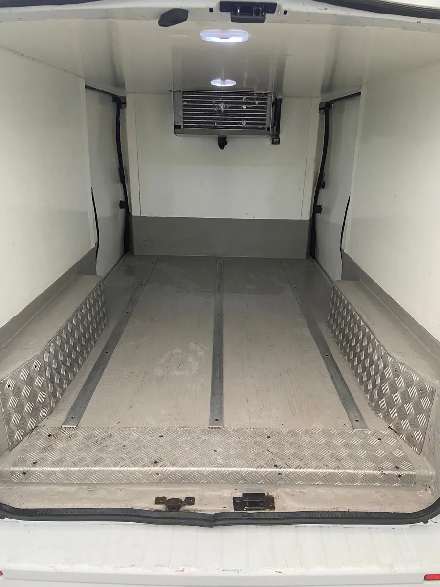 2018 Nissan NV300 Fridge Freezer Van - Image 3