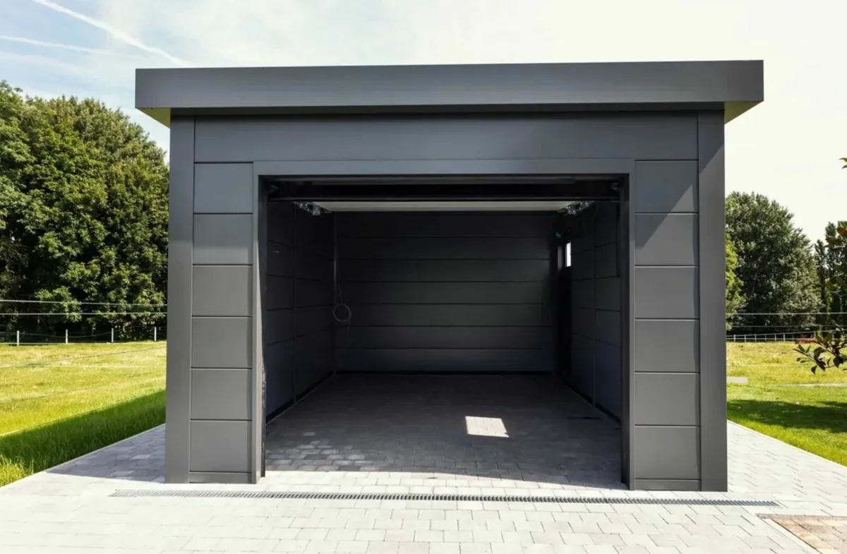 Car Garage - Image 2