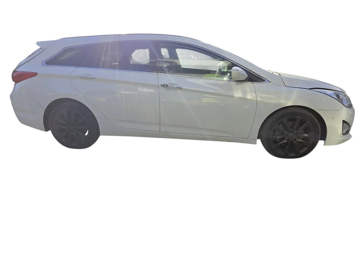 2012 HYUNDAI I40 For Breaking/Dismantling - Image 2