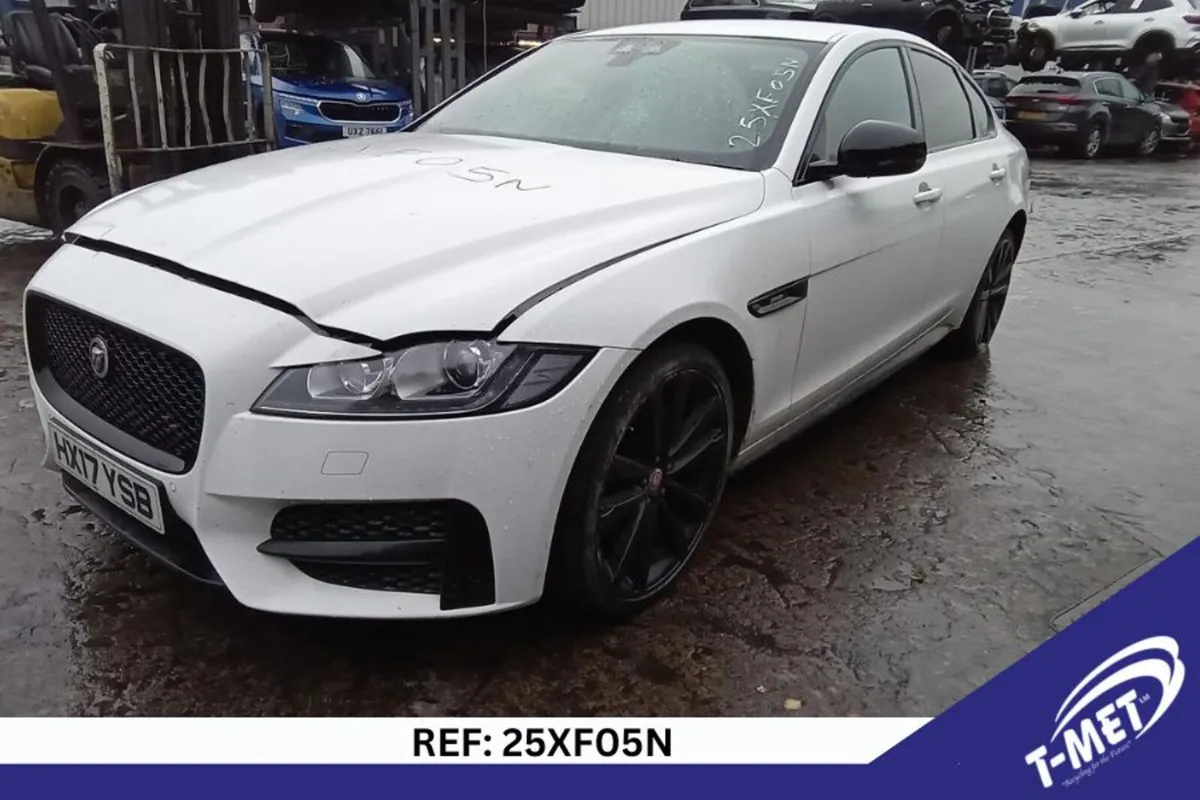 2017 JAGUAR XF BREAKING FOR PARTS - Image 2