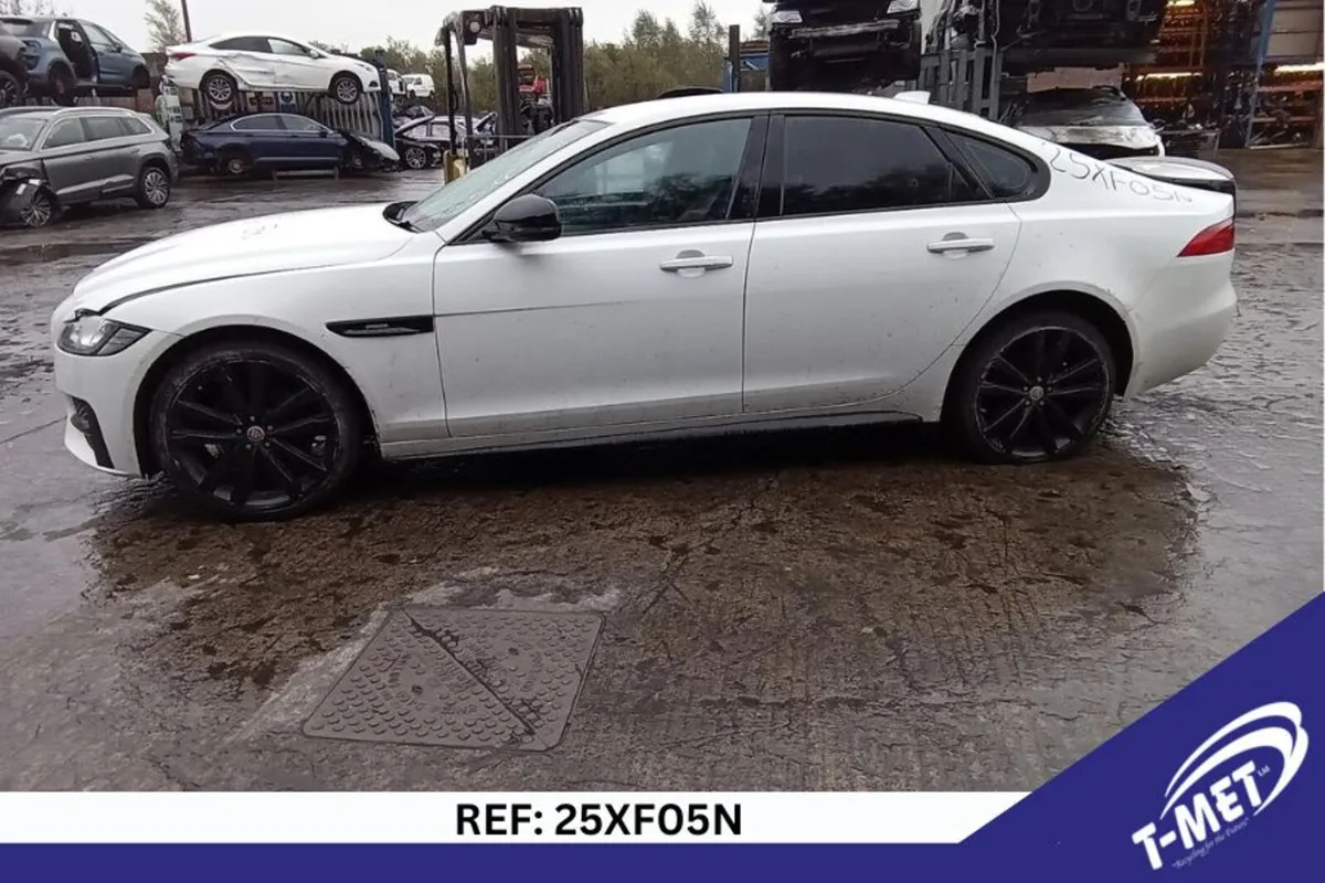 2017 JAGUAR XF BREAKING FOR PARTS - Image 3