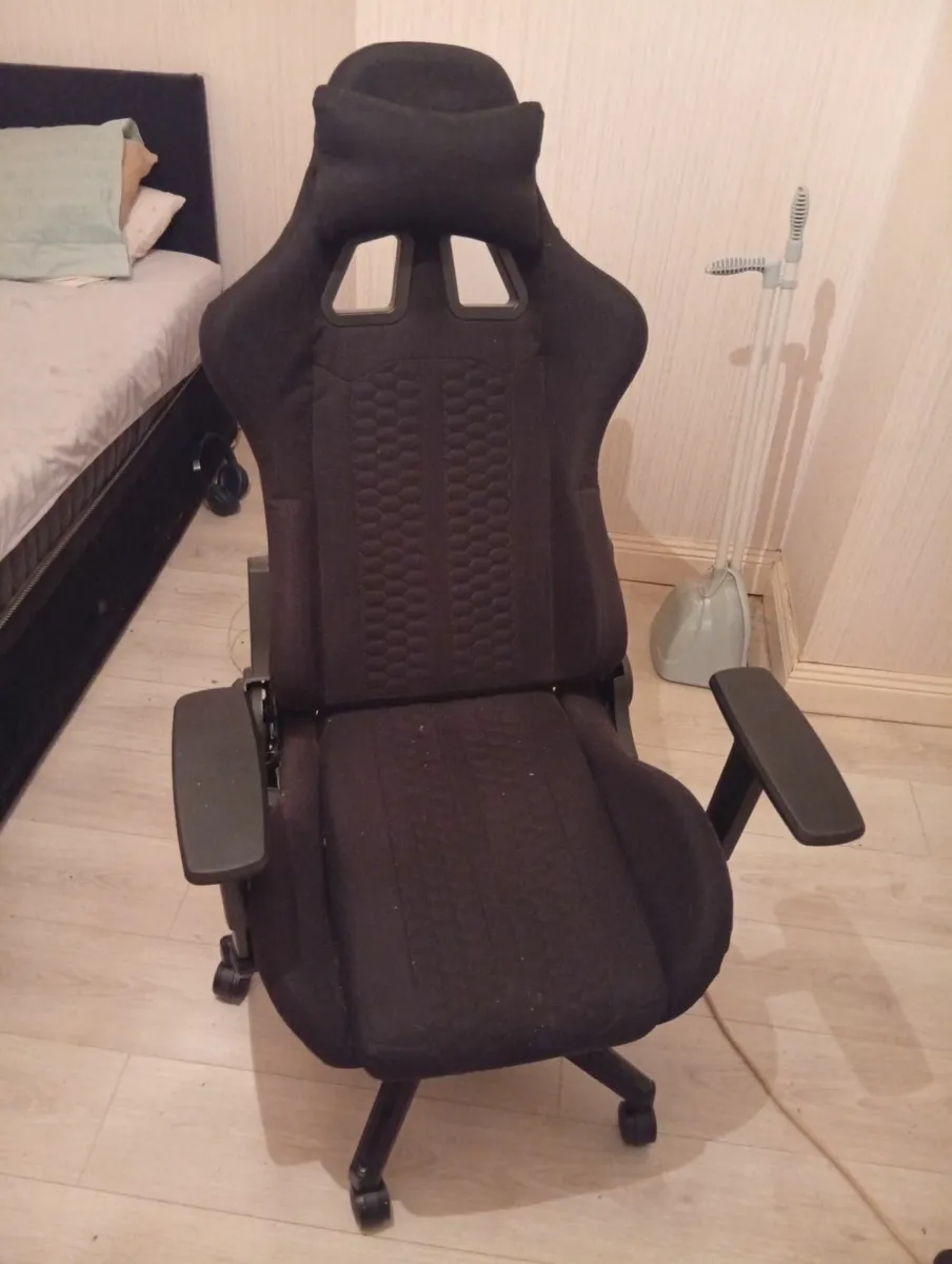 Desk and chair - Image 1