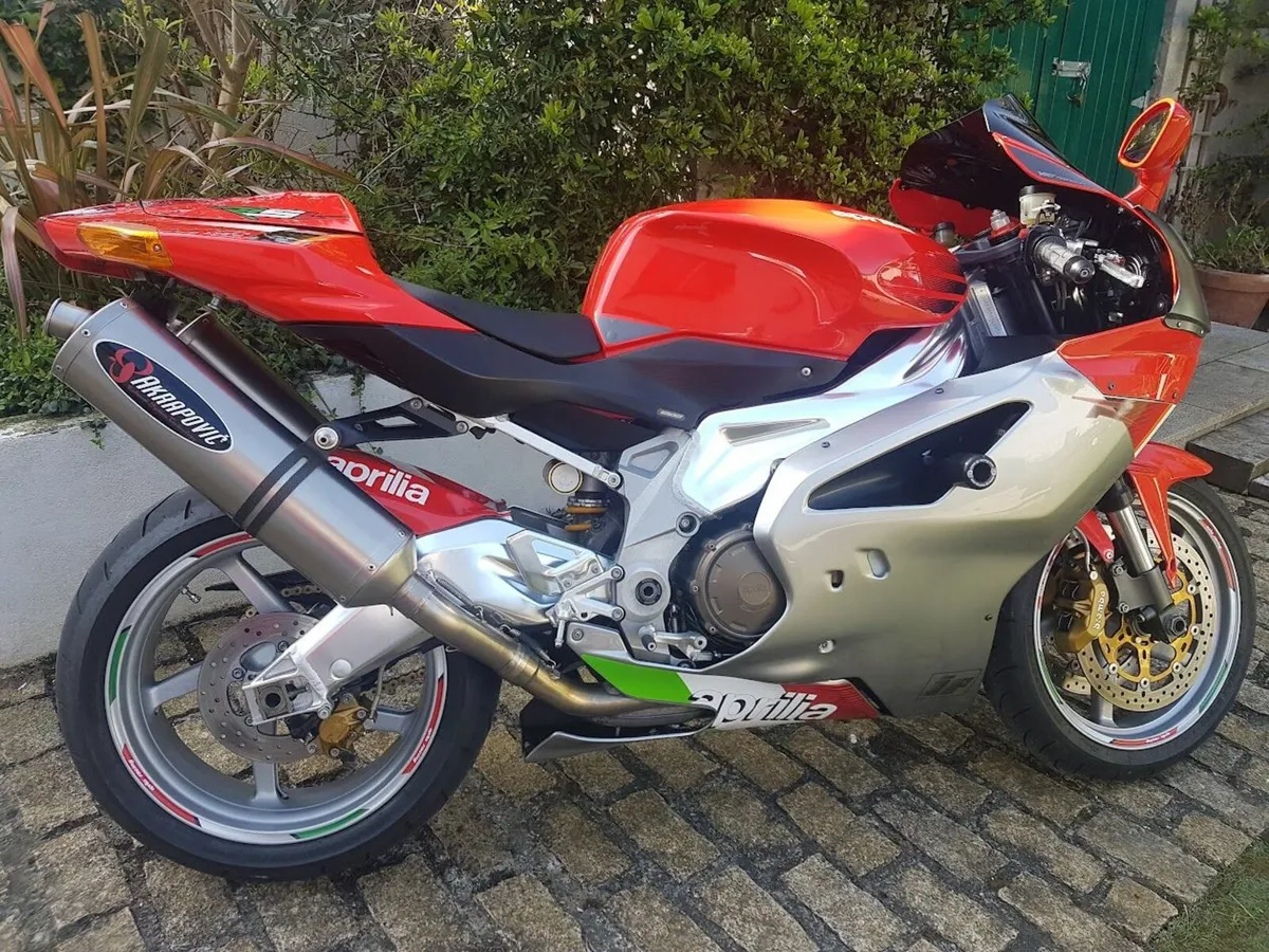Aprilia RSVR 2004 - Image 1