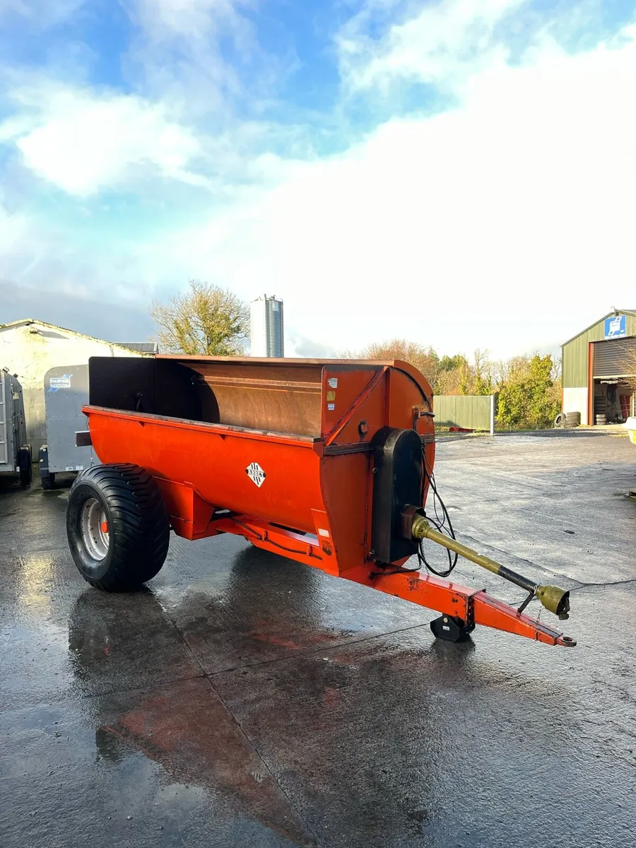 Abbey 2090 - Image 1