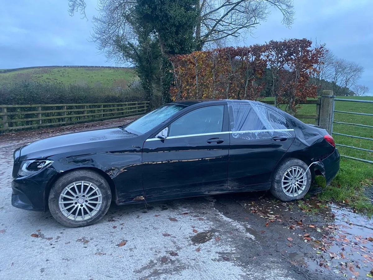 🟢2017 Mercedes C class C 200 breaking for Parts - Image 2