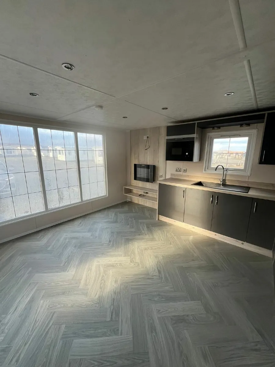 Log Cabins - Image 4