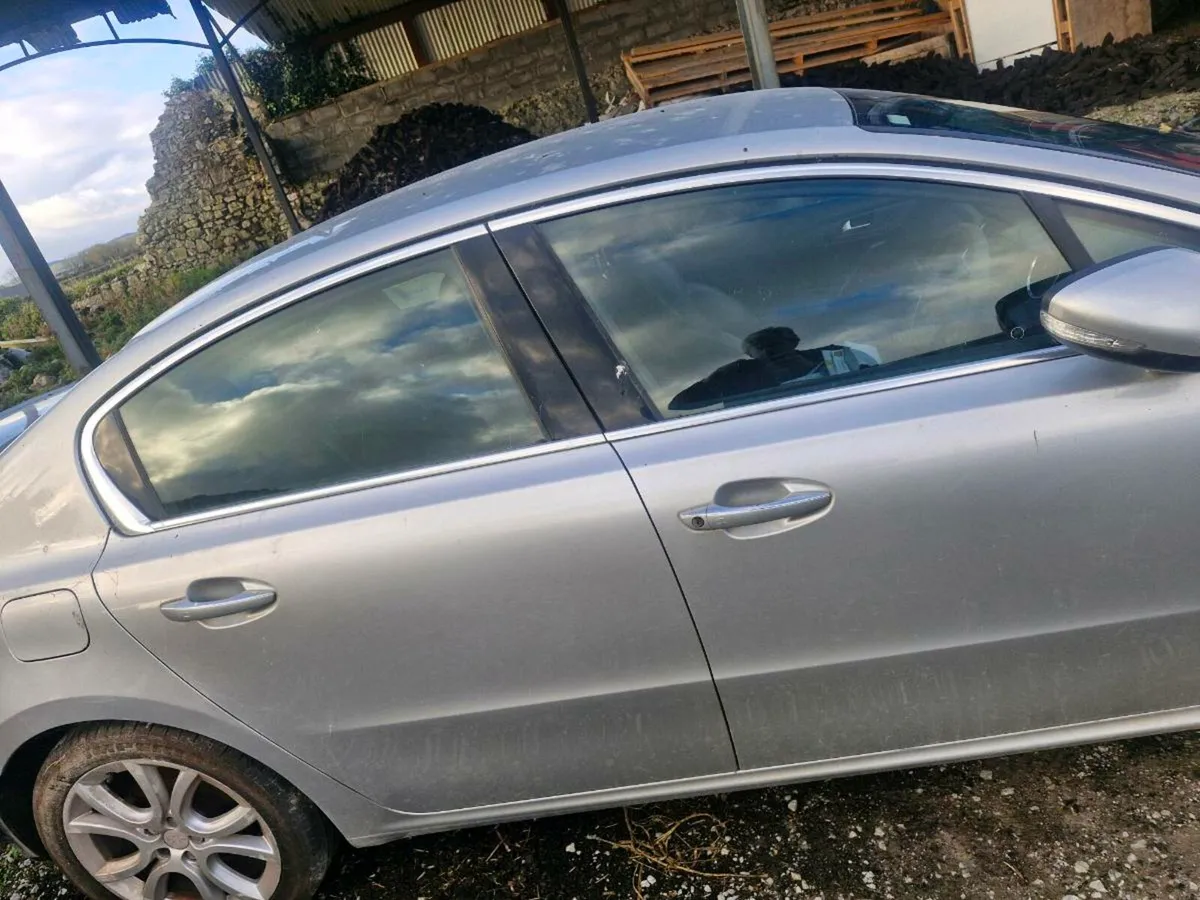 Peugeot 2012 - Image 1