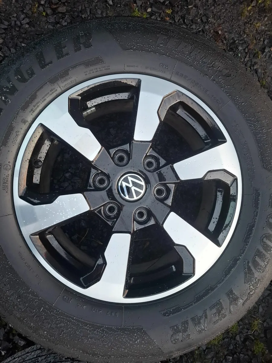 18" Genuine Vw Amarok Alloys with tyres - Image 2