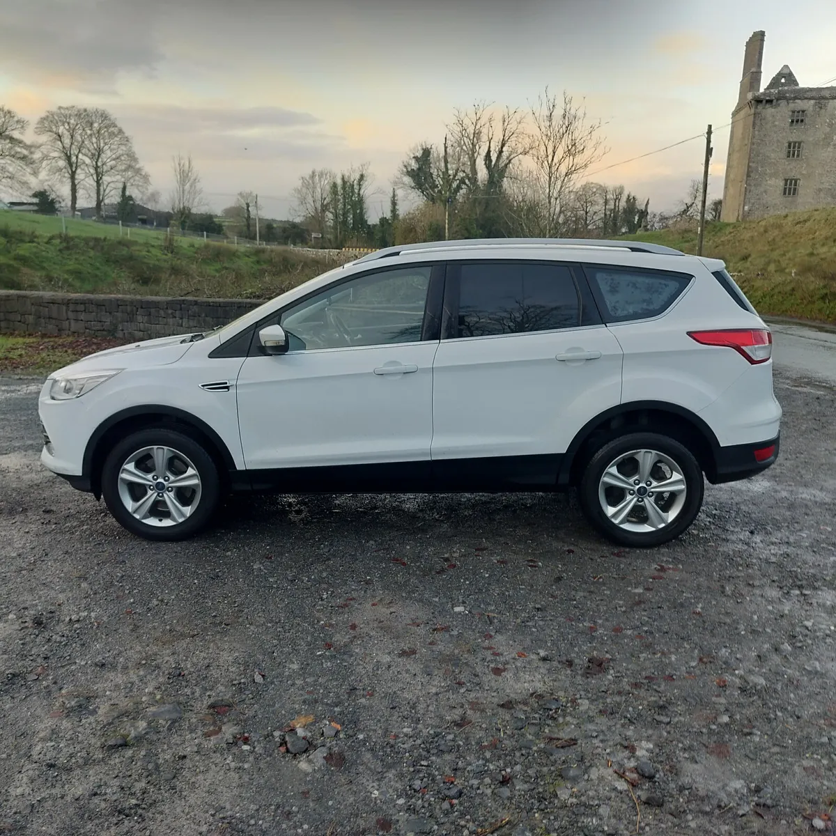 Ford Kuga  ZETEC  2.0TDCi 120PS - Image 2