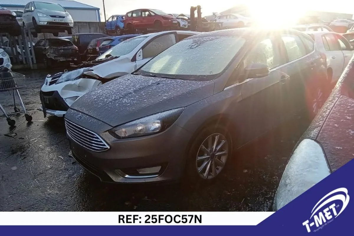 2015 FORD FOCUS BREAKING FOR PARTS - Image 3