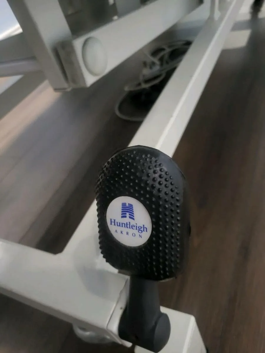 Huntleigh Akron electric physiotherapy/medical cou - Image 3