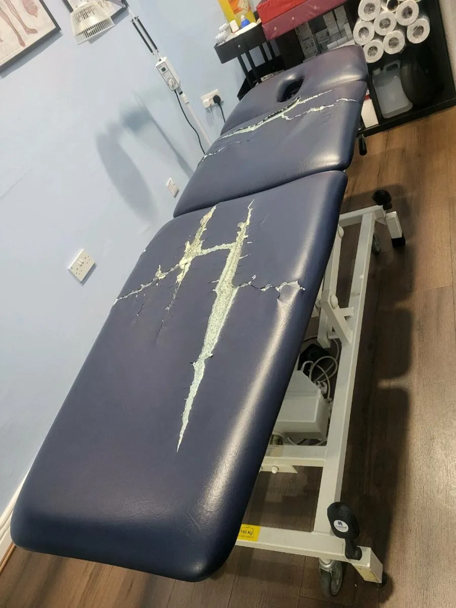 Huntleigh Akron electric physiotherapy/medical cou - Image 4